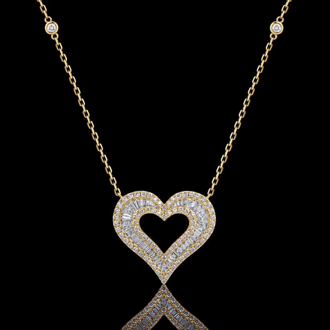 MUHUANG 1.21CT baguette and round diamond heart necklace in 18K yellow gold