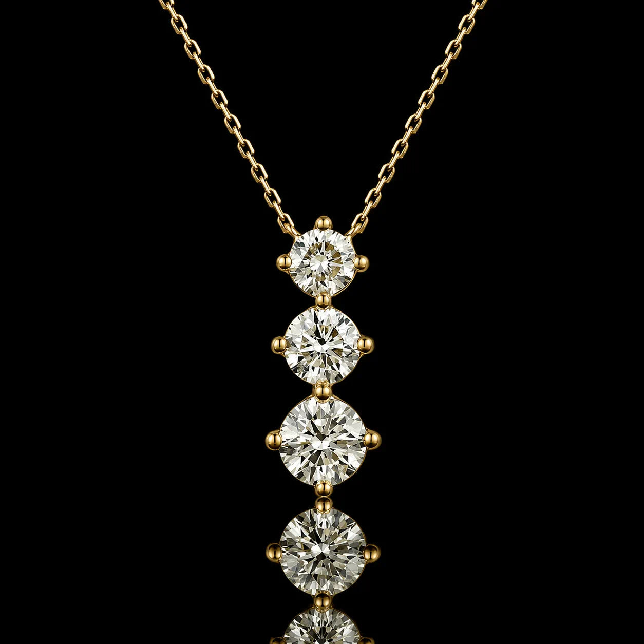 MUHUANG 0.87CT natural diamond three-stone pendant necklace in 18K yellow gold